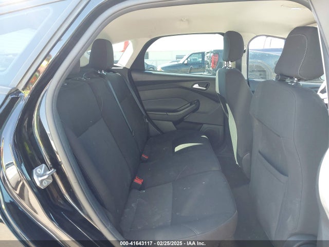 Ford FOCUS SE 2018 1FADP3K29JL216478 Image 8