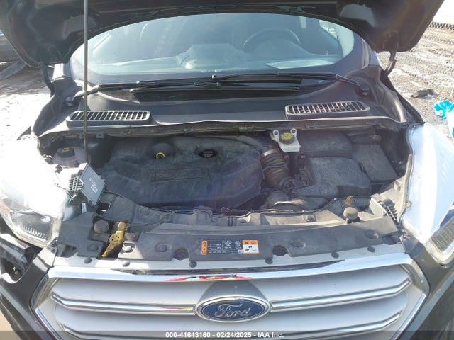 1FMCU9J99JUD48386 Ford Escape Titanium