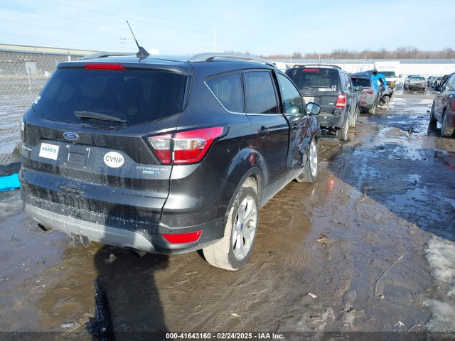 1FMCU9J99JUD48386 Ford Escape Titanium
