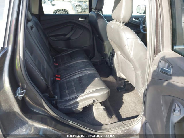1FMCU9J99JUD48386 Ford Escape Titanium