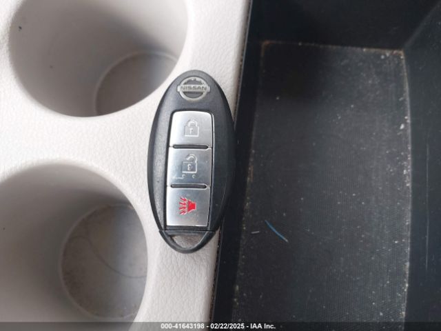 JN8AE2KP2F9122623 Nissan QUEST S
