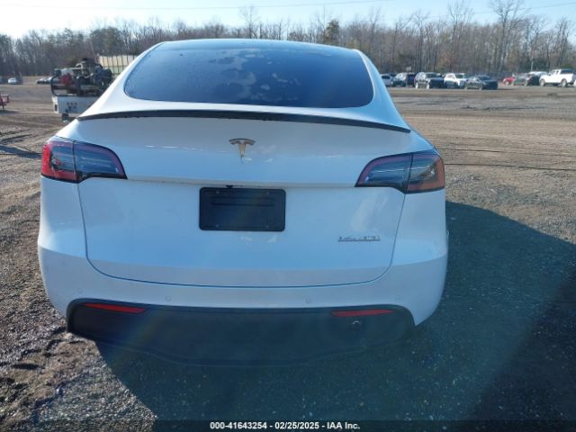 7SAYGDEF5NF542189 Tesla Model Y Performance Dual Motor All-wheel Drive