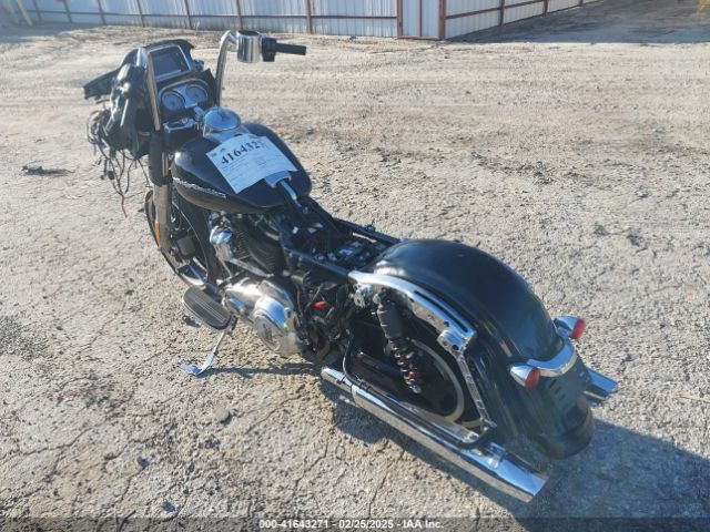 2018 HARLEY-DAVIDSON FLTRX 1HD1KHC11JB646265 Photo 2