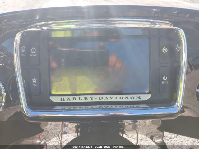 2018 HARLEY-DAVIDSON FLTRX 1HD1KHC11JB646265 Photo 6