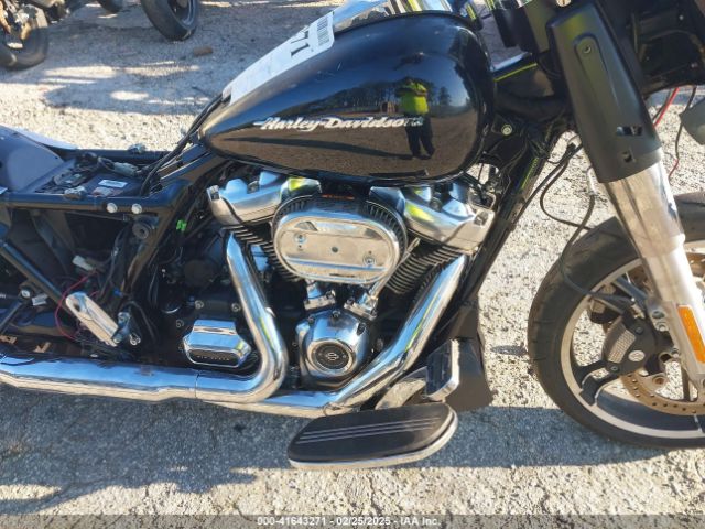 2018 HARLEY-DAVIDSON FLTRX 1HD1KHC11JB646265 Photo 7