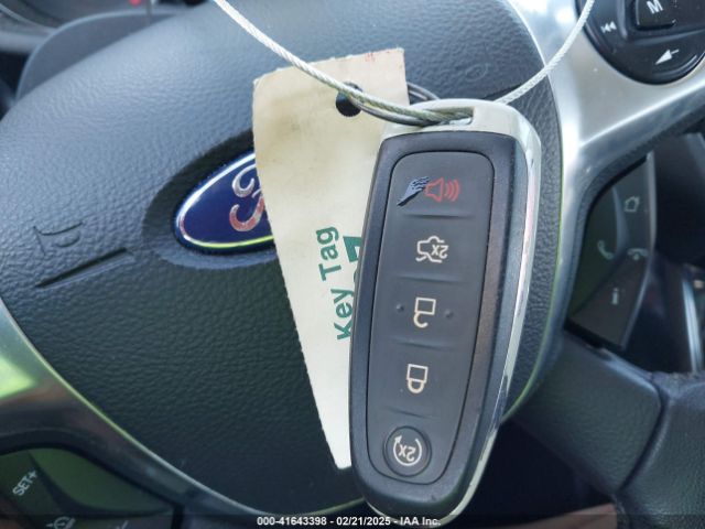 1FMCU0JX8EUD65325 Ford Escape Titanium