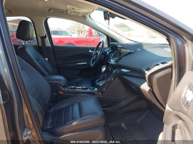 1FMCU0JX8EUD65325 Ford Escape Titanium
