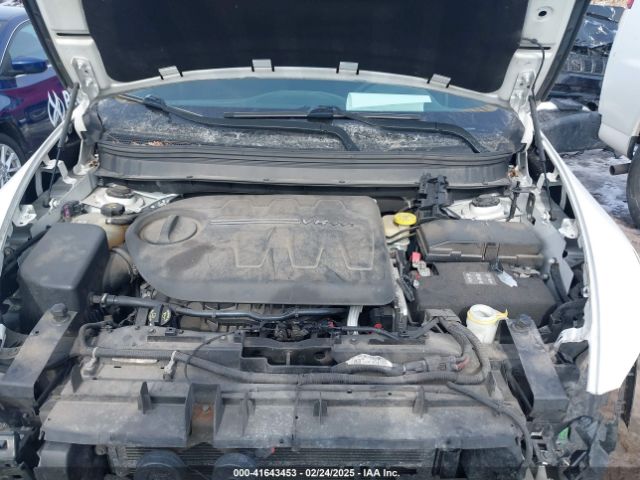 1C4PJMCS7FW605459 Jeep Cherokee Latitude