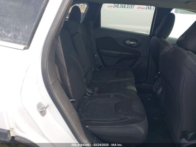 1C4PJMCS7FW605459 Jeep Cherokee Latitude