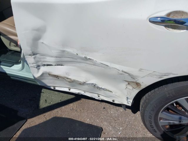 5N1DR2MM7HC608877 Nissan Pathfinder Sl