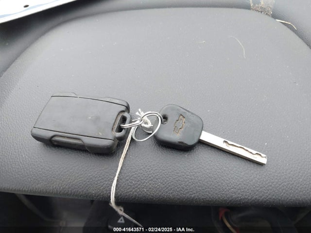 1GCVKREC7FZ413996 Chevrolet Silverado 1500 1lt