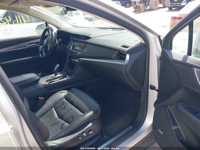 2018 CADILLAC XT5 1GYKNFRSXJZ104858 Photo 4