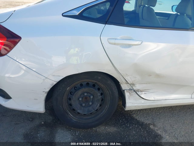 Honda Civic 2019 2HGFC2F66KH552711 Image 19
