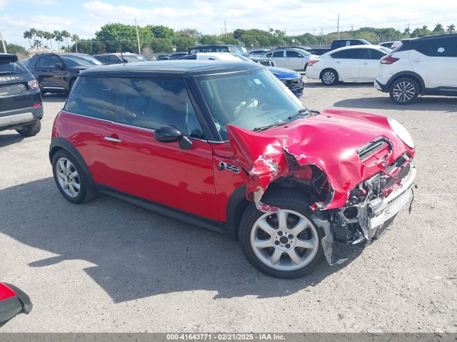 2006 MINI COOPER WMWRC33526TK18176 Photo 0