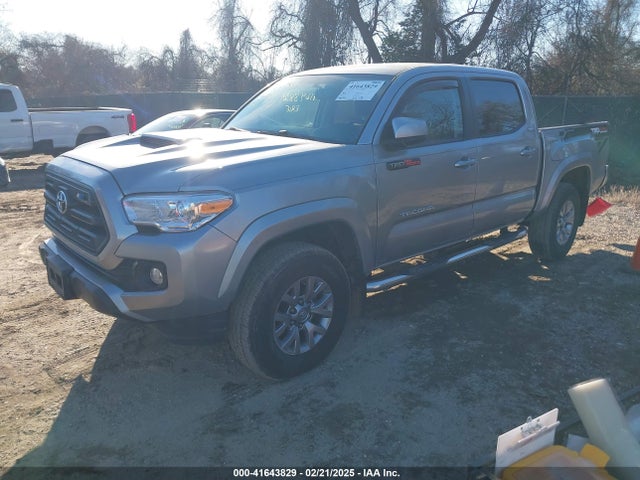 Toyota Tacoma Sr5 V6 2017 5TFCZ5AN9HX062154 Image 2