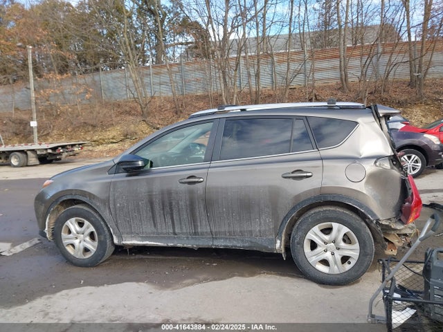 Toyota RAV4 LE 2015 JTMBFREV5FD126288 Image 14