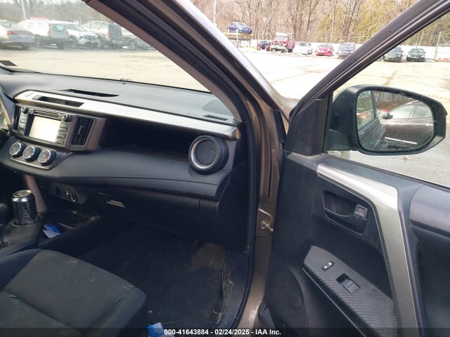 Toyota RAV4 LE 2015 JTMBFREV5FD126288 Image 5