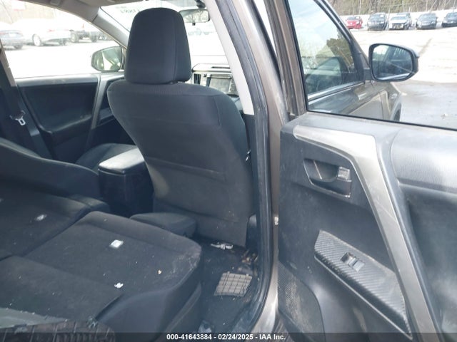 Toyota RAV4 LE 2015 JTMBFREV5FD126288 Image 8