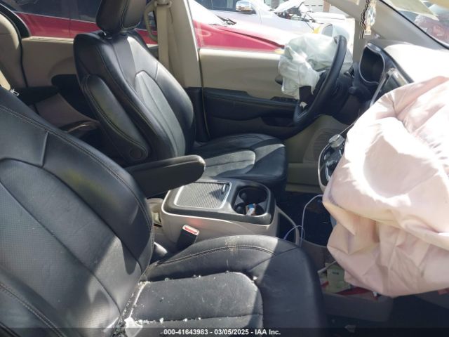 2C4RC1BGXNR132615 Chrysler Pacifica Touring L