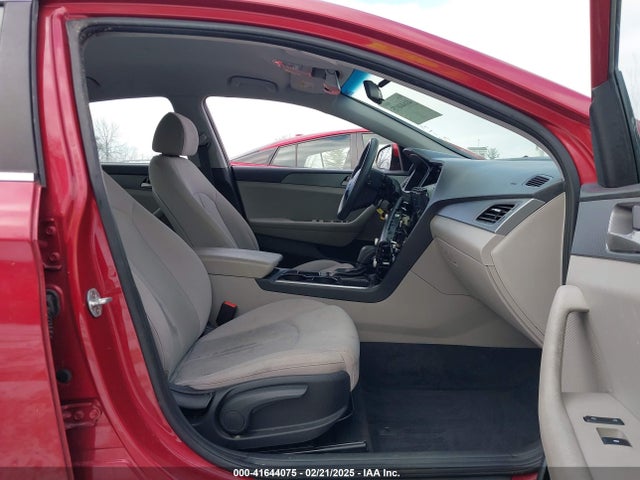 5NPE24AF7JH658316 Hyundai SONATA SE