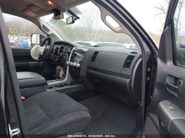 Продаж на аукціоні авто 2012 Toyota Tundra Grade 5.7l V8, vin: 5TFUW5F11CX220045, номер лоту: 41644218