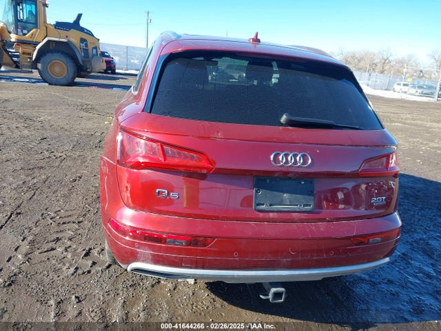 WA1CNAFY6J2104817 Audi Q5 2.0t Premium/2.0t Tech Premium