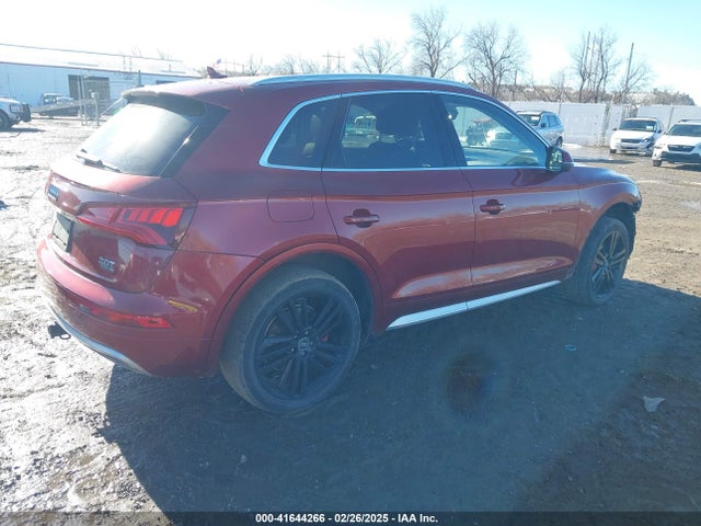 WA1CNAFY6J2104817 Audi Q5 2.0t Premium/2.0t Tech Premium