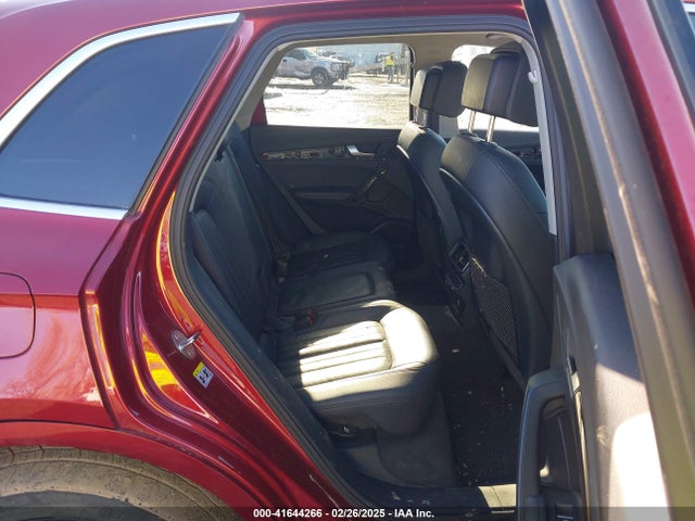 WA1CNAFY6J2104817 Audi Q5 2.0t Premium/2.0t Tech Premium