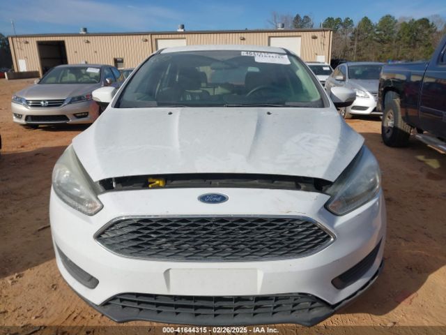 1FADP3K21HL259559 Ford FOCUS SE