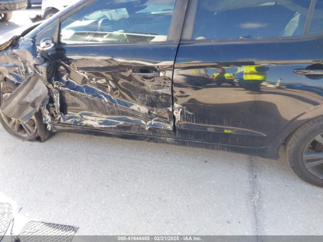 KMHD84LF6HU104395 Hyundai ELANTRA SE