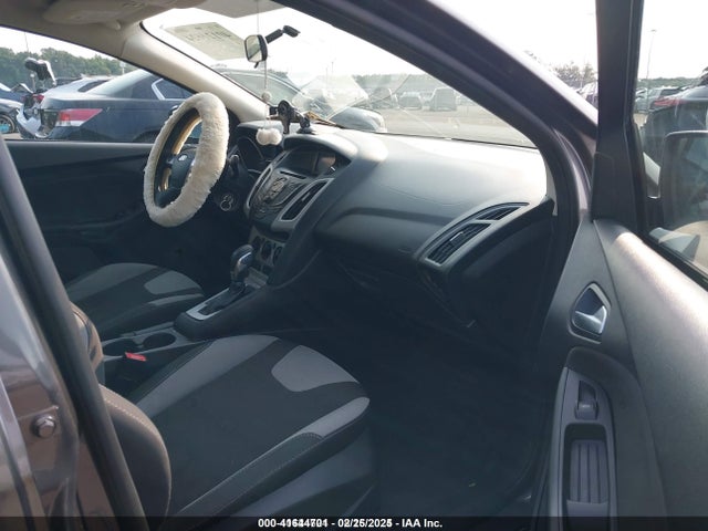 Ford Focus 2014 1FADP3F2XEL344695 Image 5