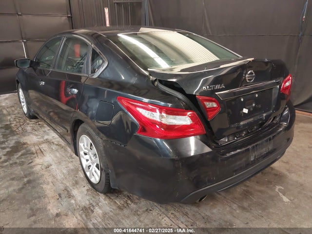 1N4AL3AP2HC129768 Nissan Altima 2.5 S