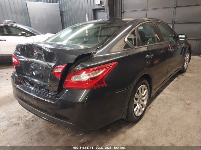 1N4AL3AP2HC129768 Nissan Altima 2.5 S