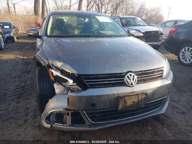 3VWD17AJ7EM321971 Volkswagen Jetta 1.8t Se