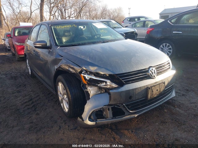 3VWD17AJ7EM321971 Volkswagen Jetta 1.8t Se