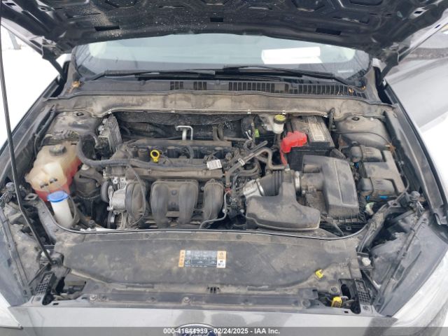 3FA6P0H78JR275162 Ford FUSION SE