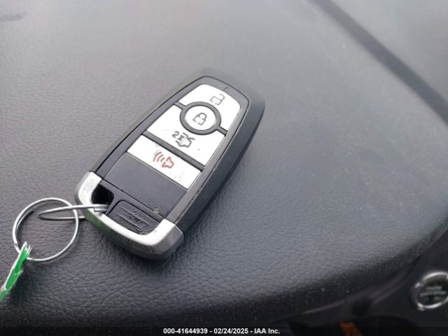 3FA6P0H78JR275162 Ford FUSION SE