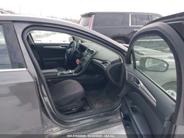 3FA6P0H78JR275162 Ford FUSION SE