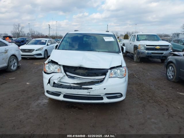 2C4RC1BG9GR113573 Chrysler Town & Country Touring