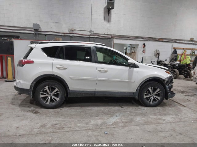 Toyota Rav4 Xle 2016 JTMRFREV1GJ093677 Image 14