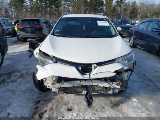 JTMBFREV1HJ146865 Toyota RAV4 LE