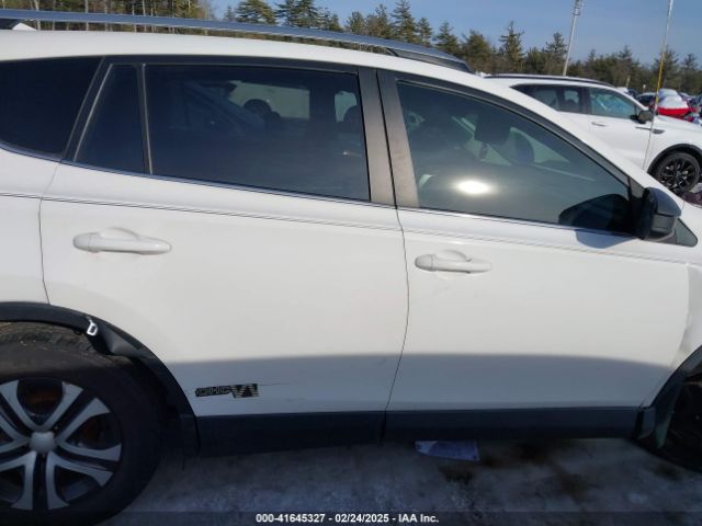 JTMBFREV1HJ146865 Toyota RAV4 LE
