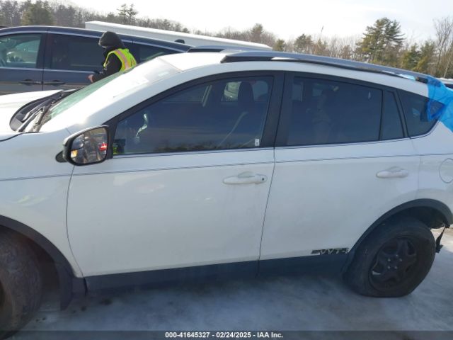 JTMBFREV1HJ146865 Toyota RAV4 LE