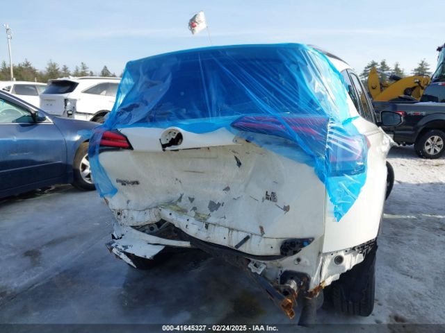 JTMBFREV1HJ146865 Toyota RAV4 LE