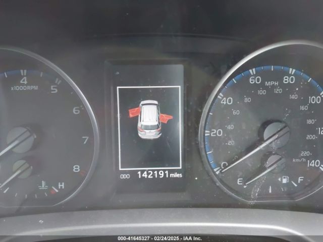 JTMBFREV1HJ146865 Toyota RAV4 LE