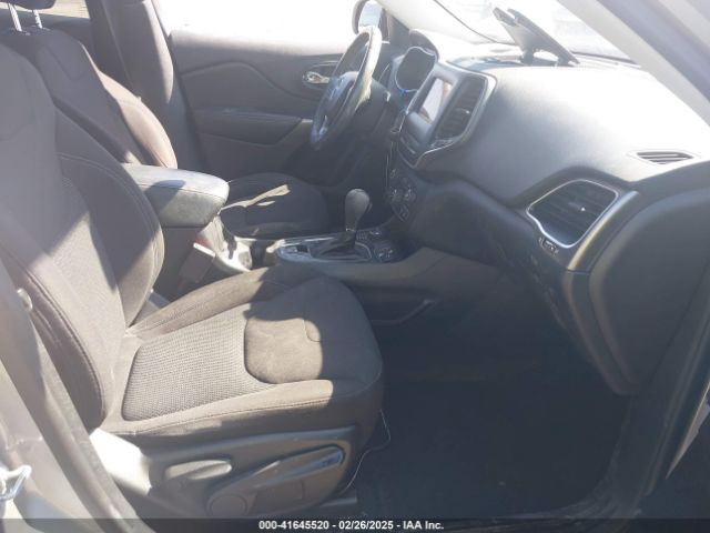 1C4PJMCB9KD442979 Jeep Cherokee Latitude 4x4