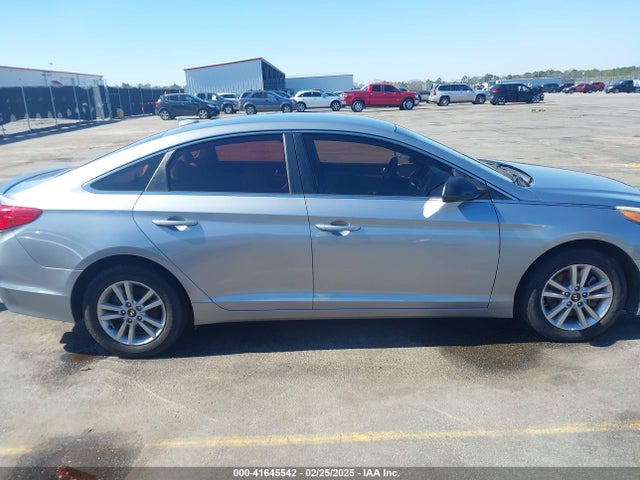 Hyundai SONATA SE 2016 5NPE24AF3GH348379 Image 13