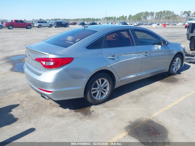 Hyundai SONATA SE 2016 5NPE24AF3GH348379 Image 4