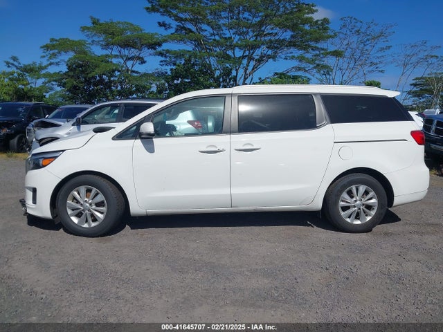 KIA SEDONA LX 2018 KNDMB5C16J6367710 Image 14