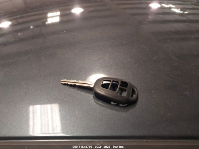 5YFBURHE6HP692980 Toyota COROLLA LE